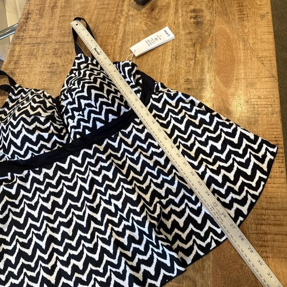 PERONA Tankini Top Plus Size 22W Swim Top Black White Geometric Swimsuit NWT - Picture 7 of 8
